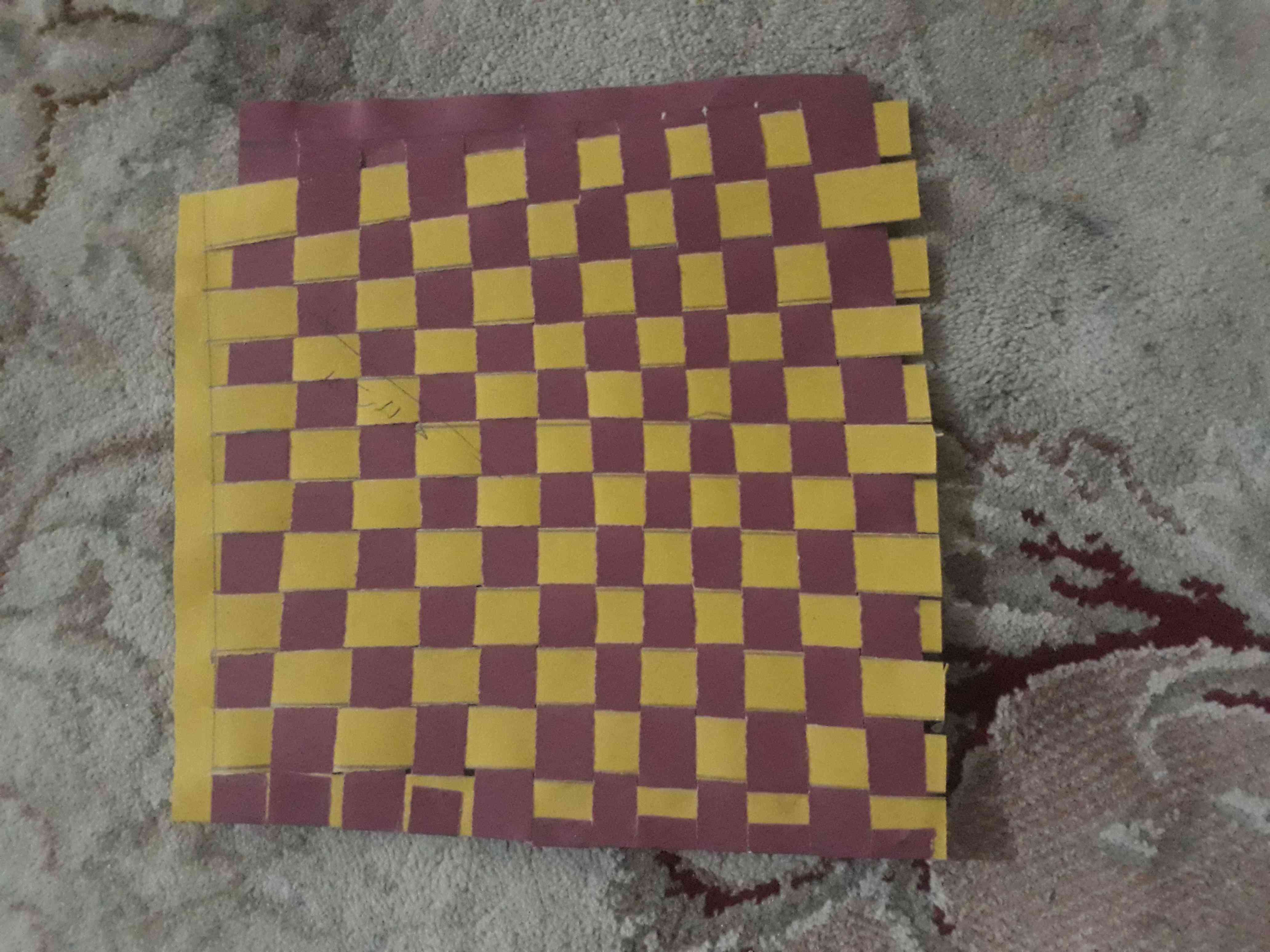 اینم دارم بافت شطرنجی کاغذ