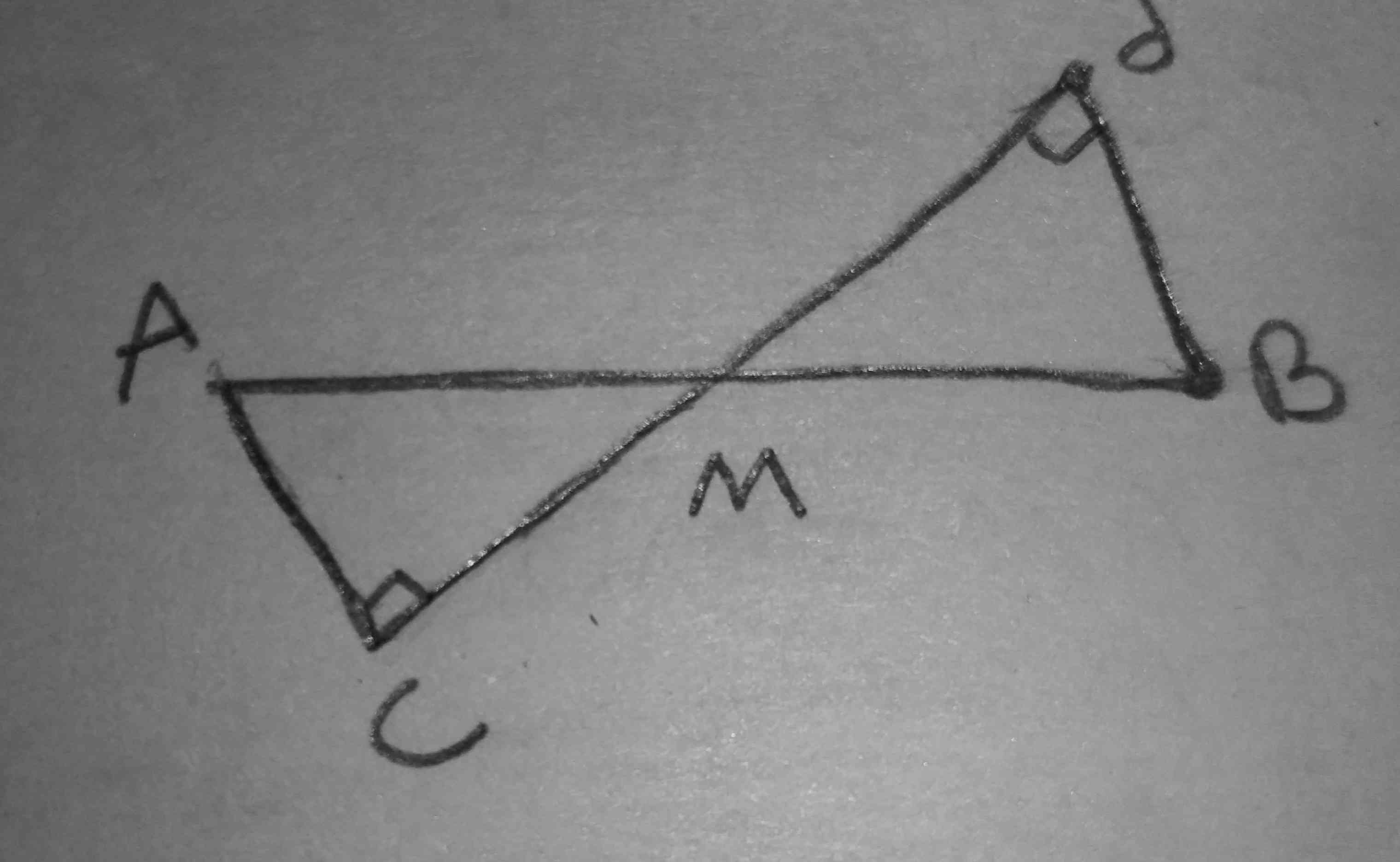 خط d از وسط پاره خط AB گذشته ثابت کنید که فاصله دو نقطه AوB از خط با هم مساویند.

لطفا اگر کسی این سوالو بلده جواب بده🙏🙏